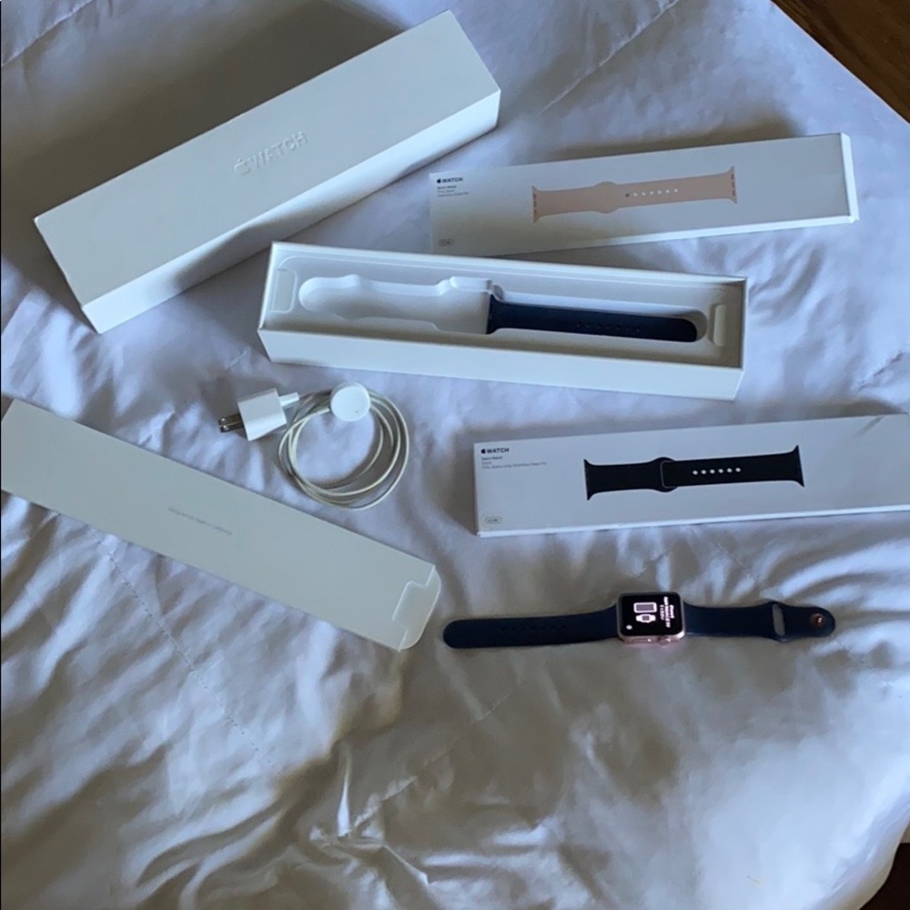 EUC Apple Watch Series 2✨